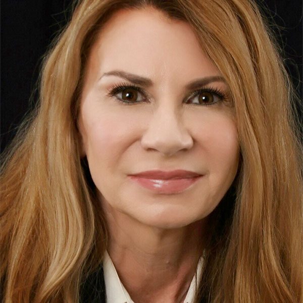 Dr Julie Siemers